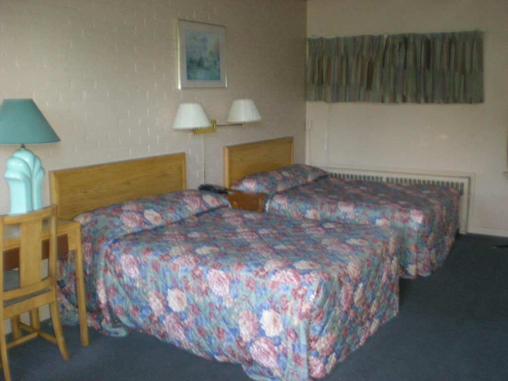 Motel Seigneurie De Vaudreuil Quarto foto