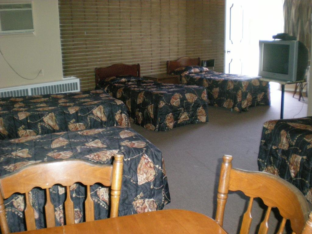 Motel Seigneurie De Vaudreuil Quarto foto